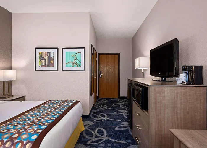 Baymont By Wyndham Waterloo